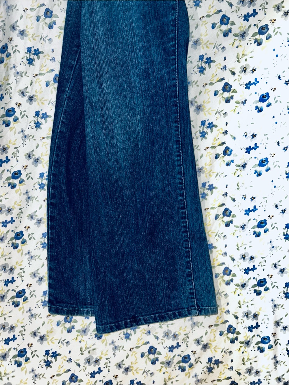 Jeans 22W Gloria Vanderbilt Dark Blue High-Rise Jeans with Studded Back Pockets - Picture 9 of 9